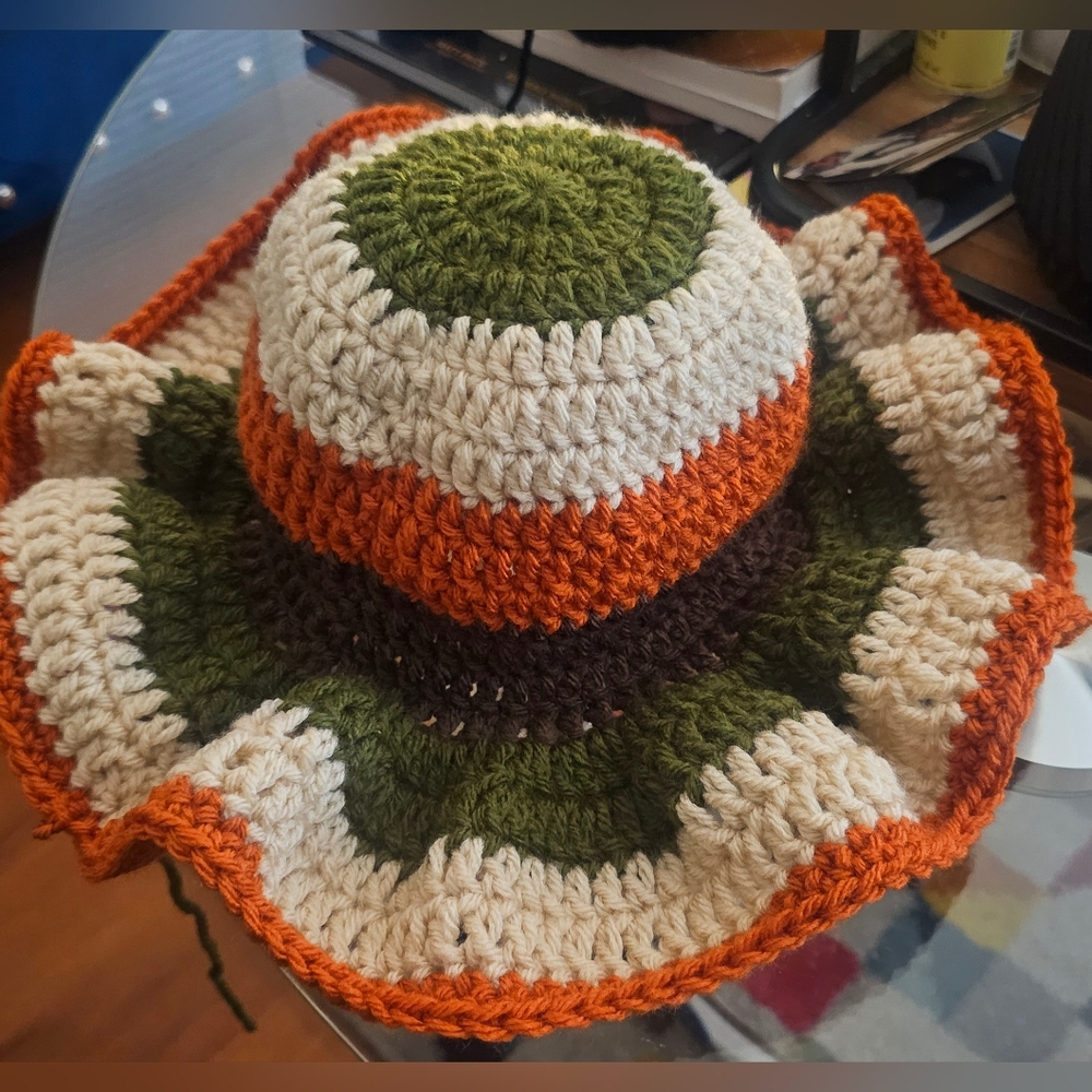 Crochet Ruffle Bucket Hat Multicolor - Picture 2 of 3